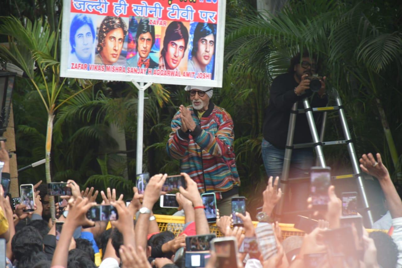 Embracing their love and admiration, Big B spent moments engaging in heartfelt moments with his loyal supporters, leaving behind memories to be cherished forever.